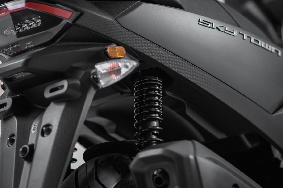  Kymco lancia il nuovo scooter Skytown 125